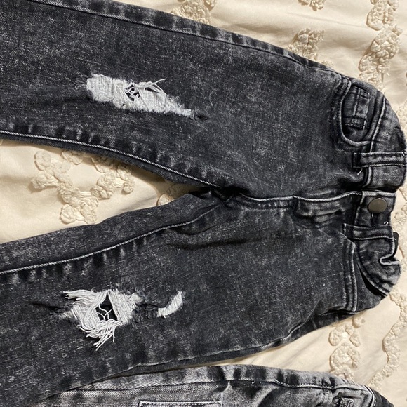 Wonder nation boy’s stonewashed distressed black jeans. Size 2T. - Picture 7 of 7